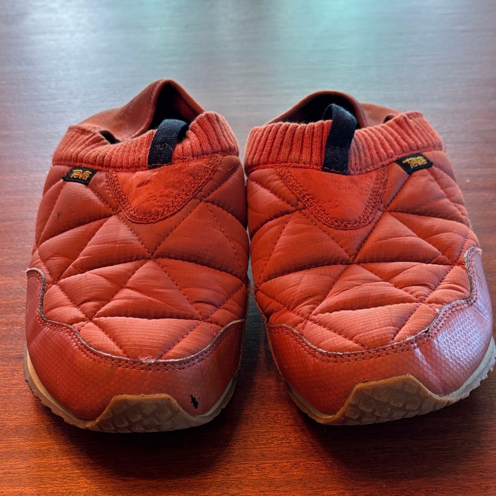 Teva ember slip ons